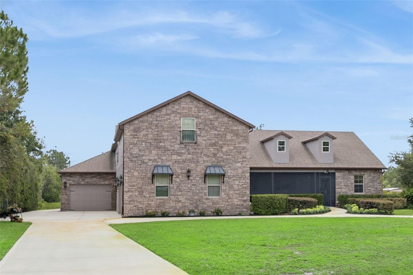 Property Photo:  2075 Mustang Court  FL 34771 