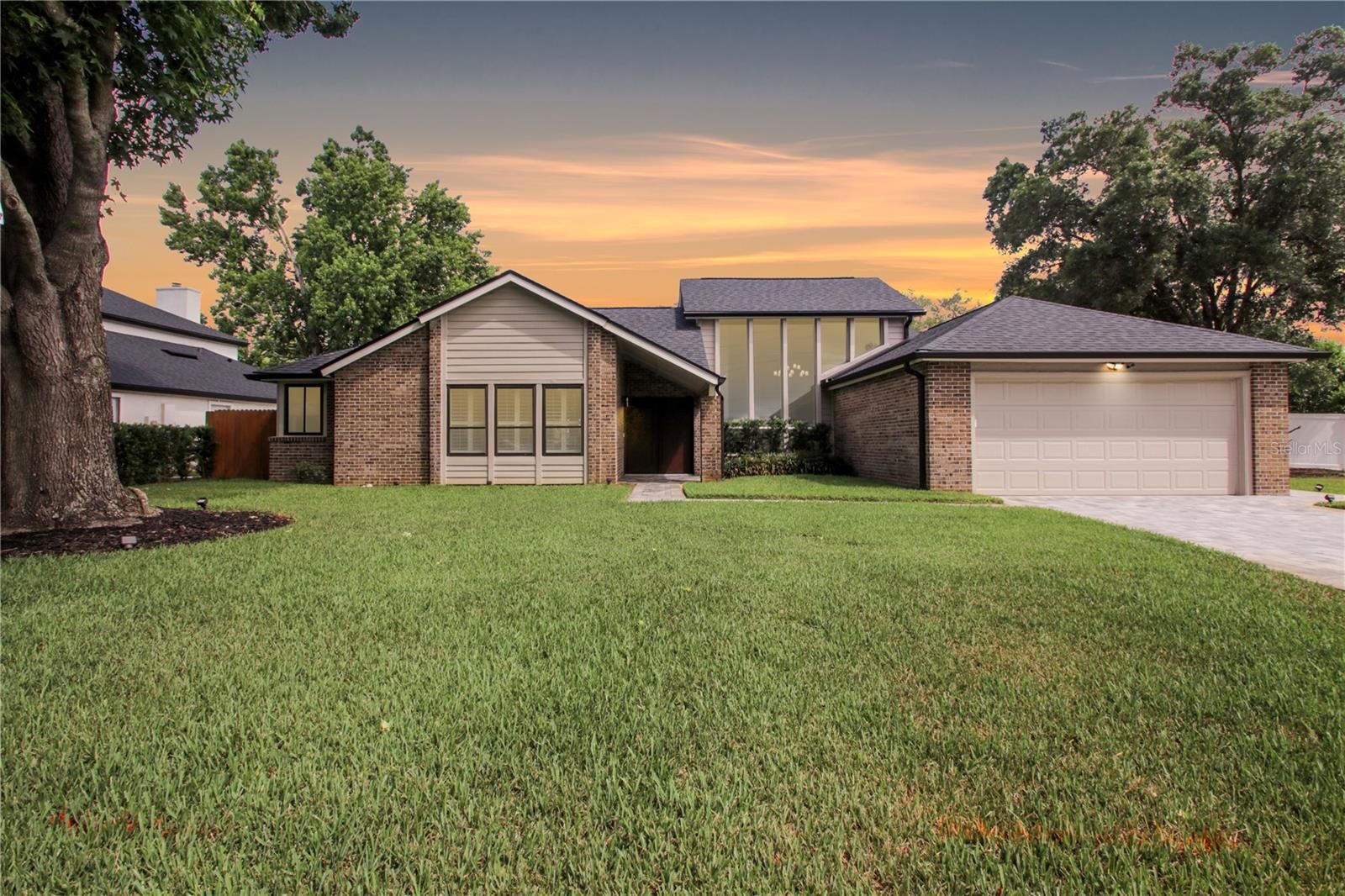 Property Photo:  7921 Palmdale Drive  FL 32819 