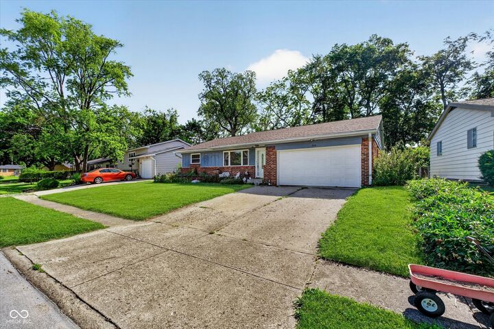 Property Photo:  504 Magnolia Drive  IN 46168 