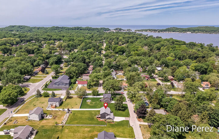 Property Photo:  1624 Harding Street  MI 49423 