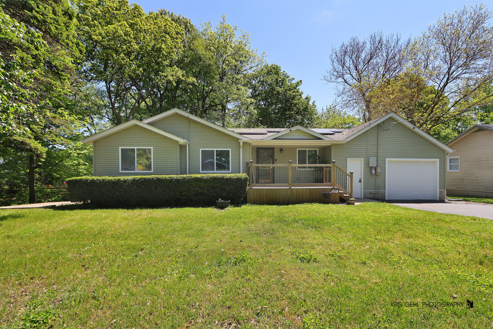 Property Photo:  231 Oakdale Avenue  IL 60096 