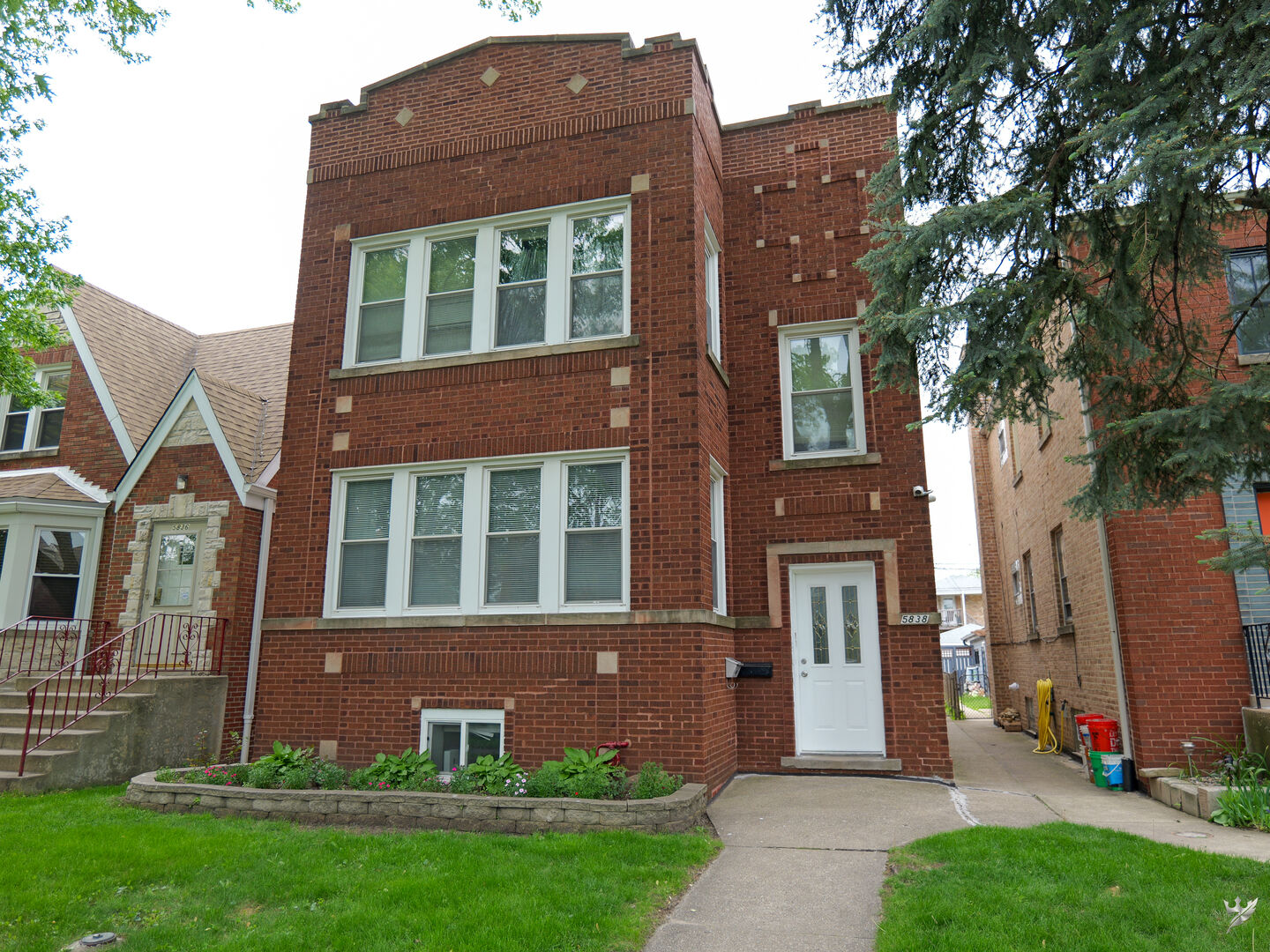 Property Photo: 5838 N Mulligan Avenue IL 60646