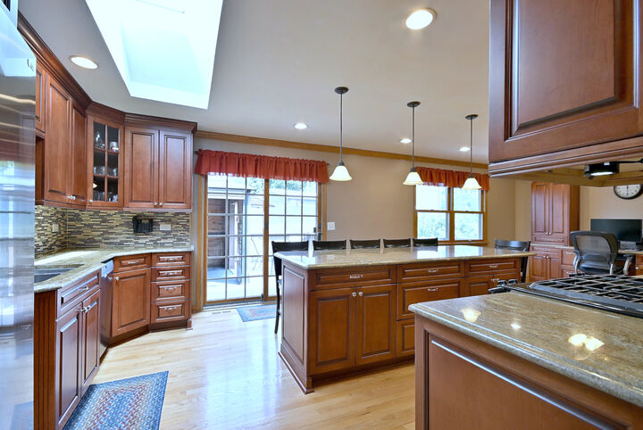 Property Photo: 8800 Richard Street IL 60171