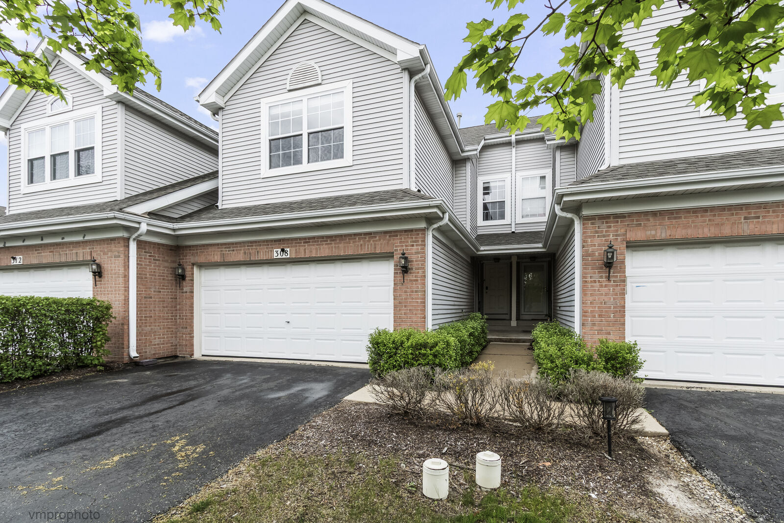 Property Photo:  308 Lunt Avenue  IL 60193 