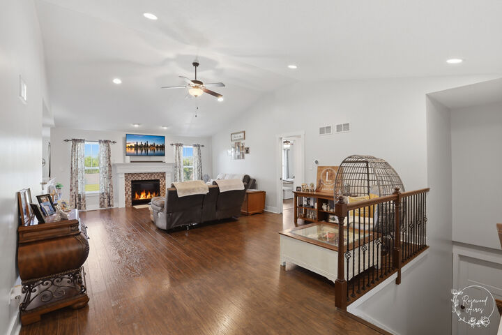 Property Photo:  434 Lantern Court  IL 60914 
