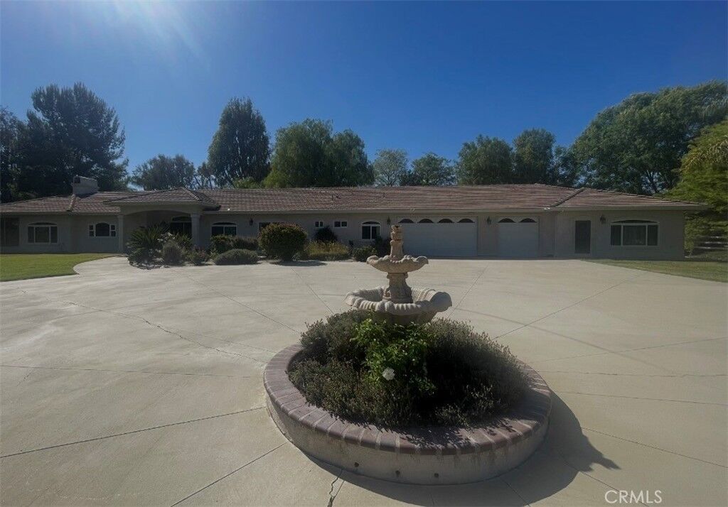 Property Photo:  29781 Pasada Rd  CA 92591 