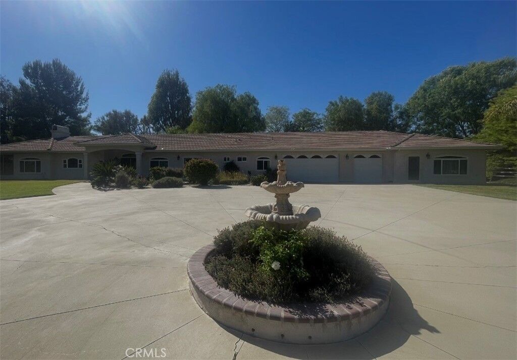 Property Photo:  29781 Pasada Rd  CA 92591 