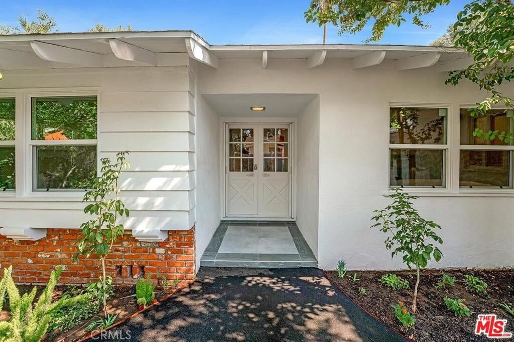 Property Photo:  5628 Ponce Avenue  CA 91367 
