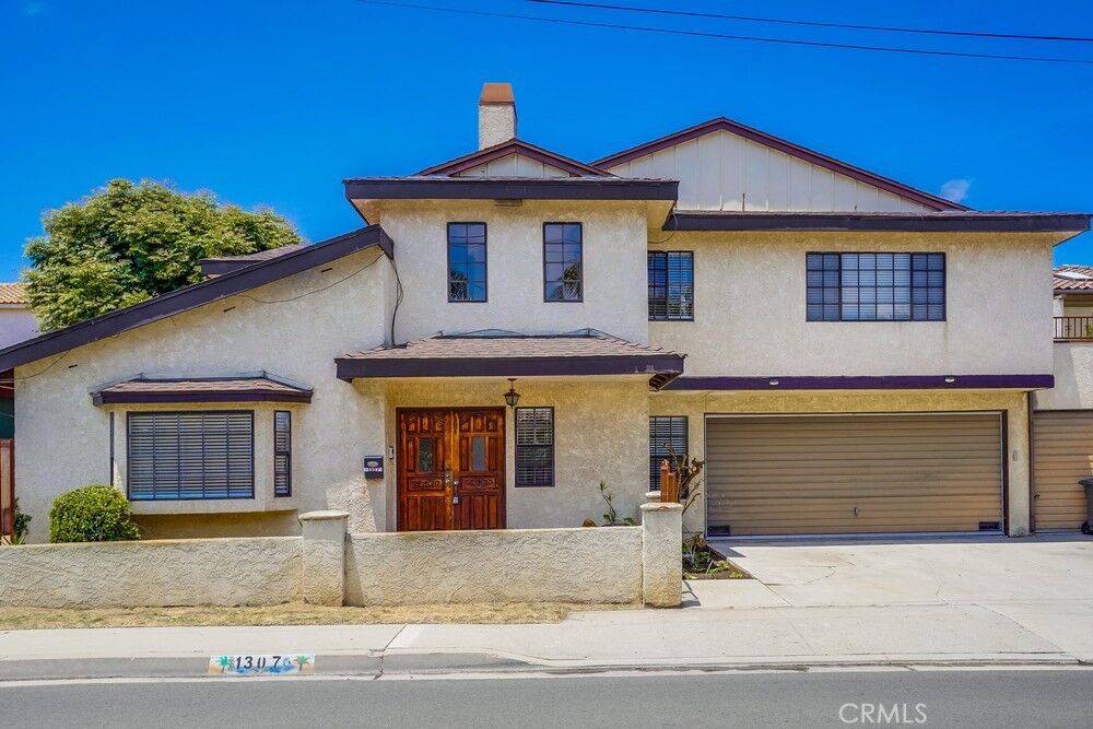 Property Photo:  1307 Mackay Lane  CA 90278 