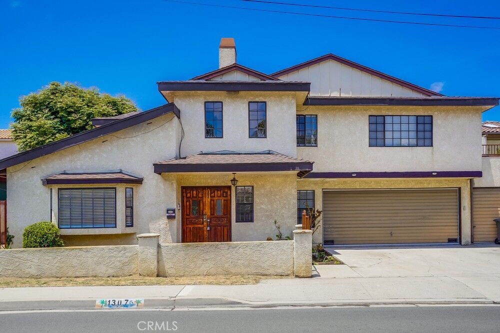 Property Photo:  1307 Mackay Lane  CA 90278 