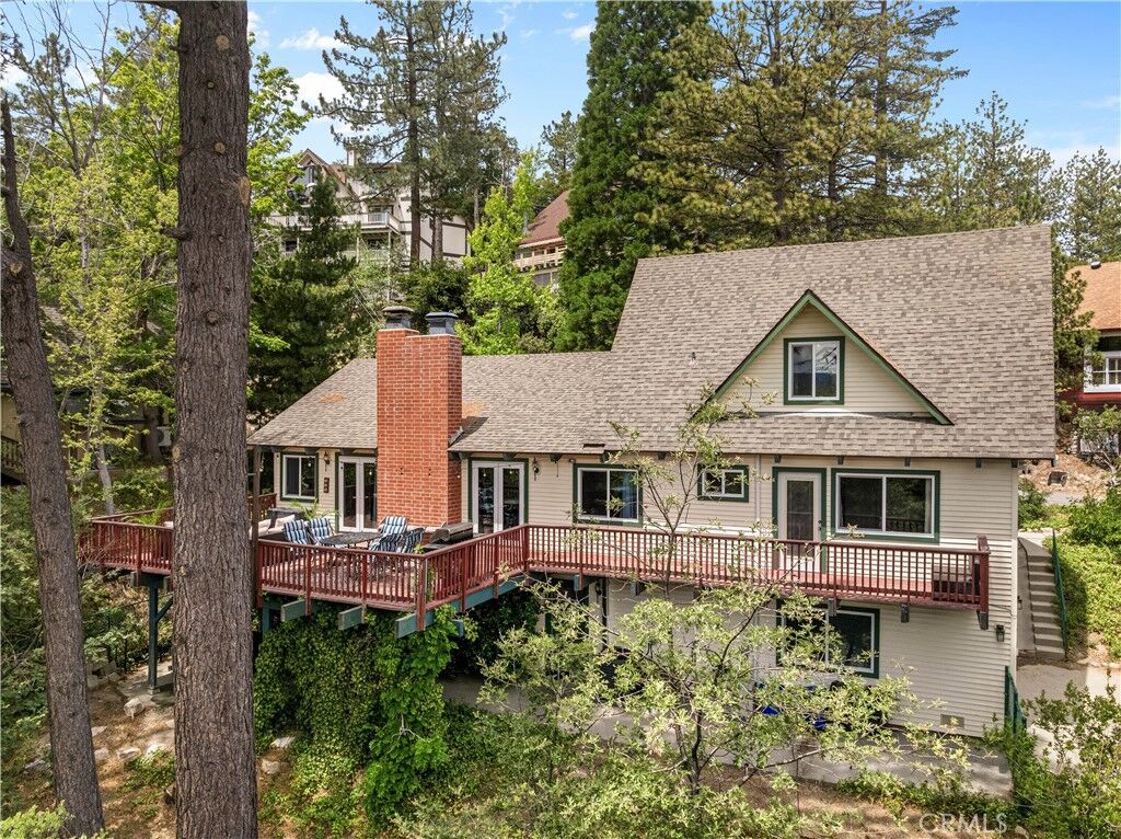 Property Photo: 943 Nadelhorn CA 92352