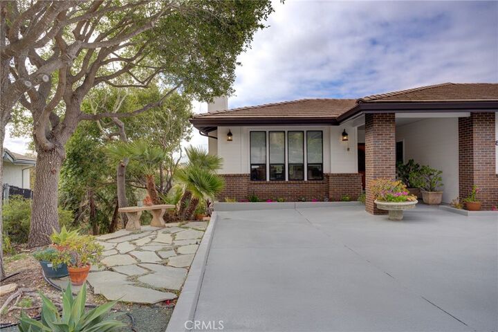 Property Photo:  815 Via Las Aguilas  CA 93420 