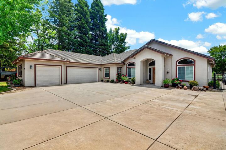 Property Photo:  910 Saint Andrews Drive  CA 95252 
