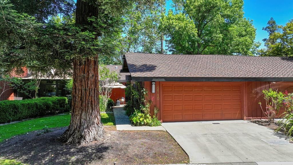 Property Photo:  44710 Garden Ct  CA 95618 