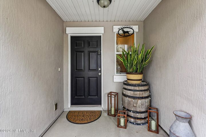 Property Photo: 418 Walnut Drive FL 32259