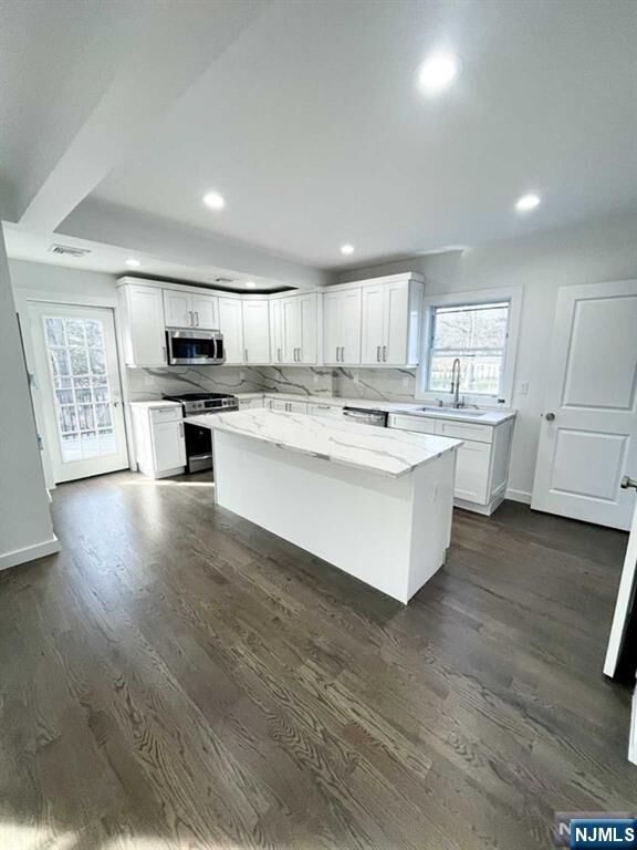 Property Photo:  40 Grant Avenue  NJ 07626 