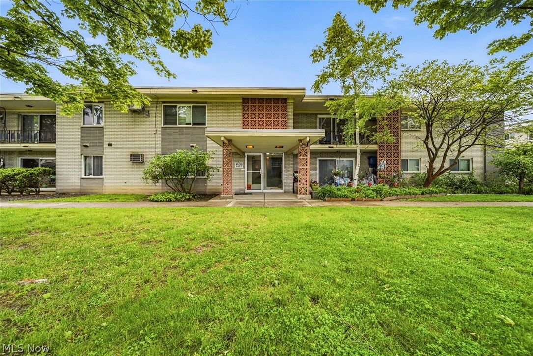 Property Photo:  1408 Golden Gate Boulevard 203  OH 44124 