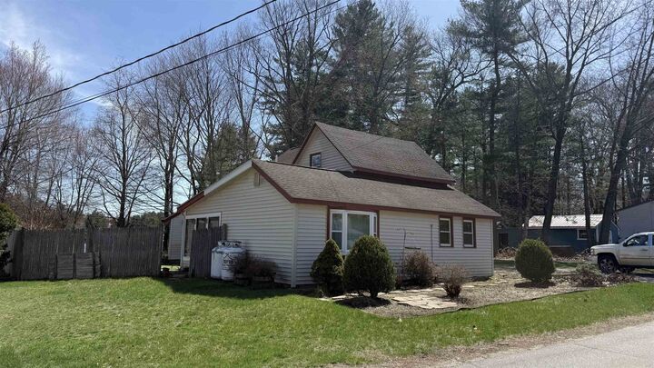 Property Photo:  33 Coopers Grove Road  NH 03848 