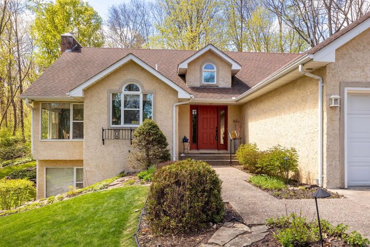 Property Photo: 1360 Parkview Drive MN 55318