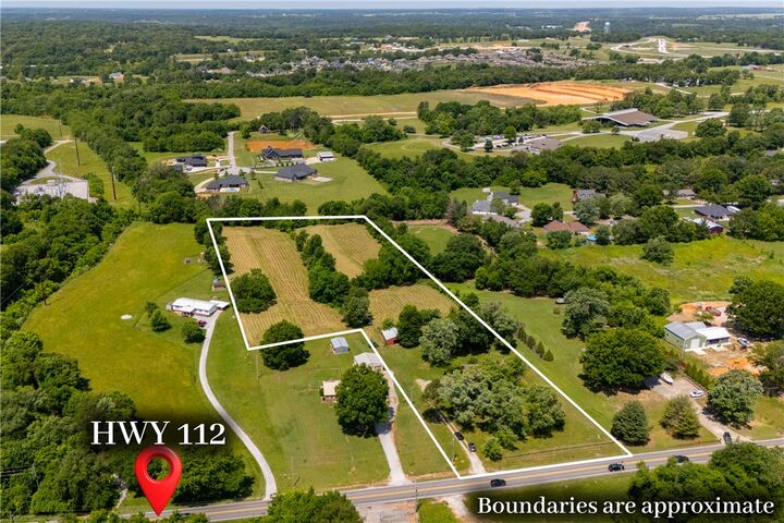 Property Photo:  485 N Elm Street  AR 72762 