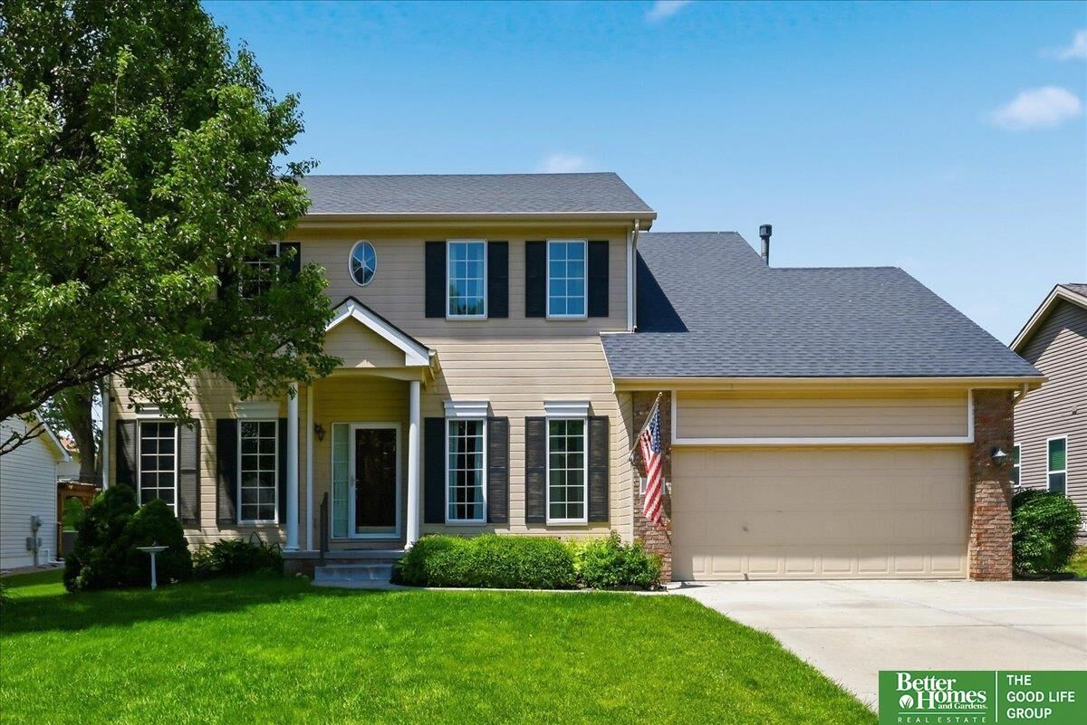 Property Photo:  212 Castle Pine Drive  NE 68133 