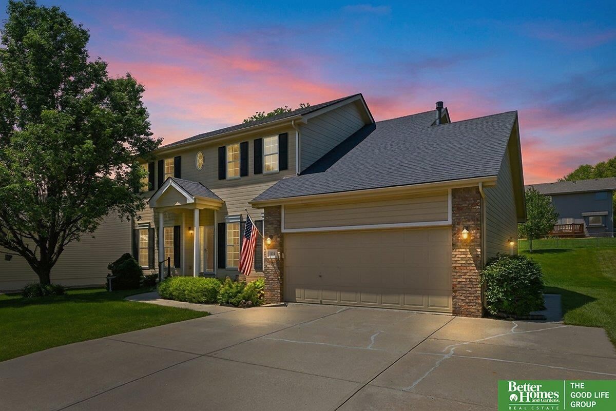 Property Photo: 212 Castle Pine Drive NE 68133