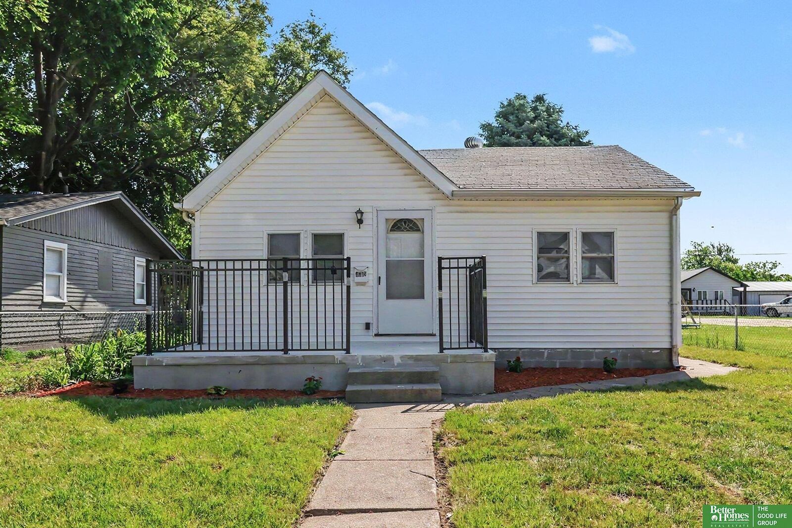 Property Photo:  4713 N 14 Street  NE 68110 