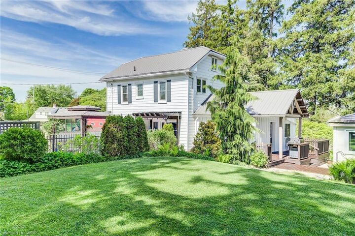 Property Photo: 1521 Bridge Street ON N0B 2E0