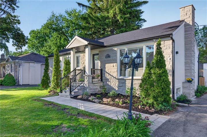 Property Photo:  423 Smith Lane  ON L6L 4X1 