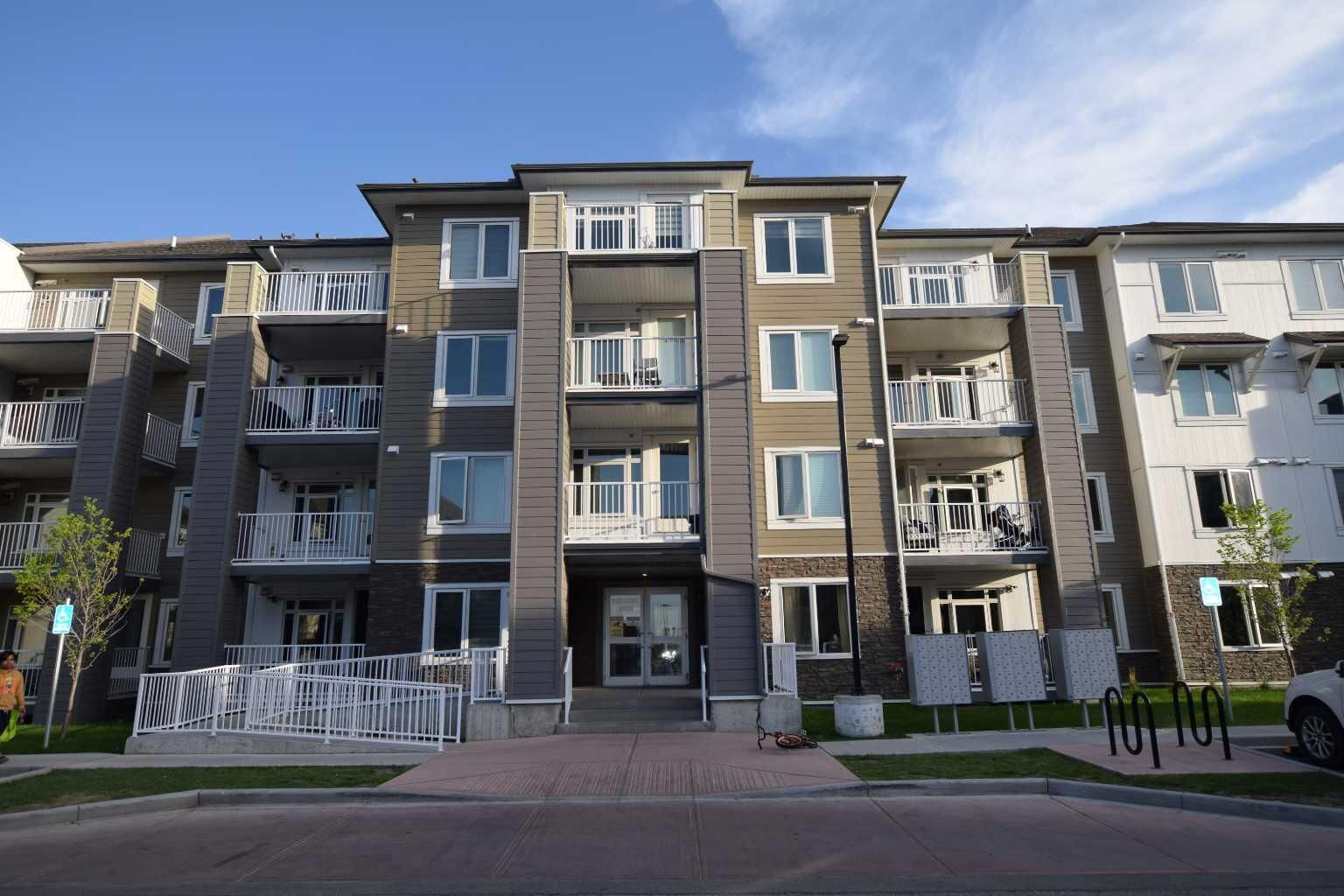 Property Photo: 6118 80 Avenue NE 2318 AB T3J 0S6