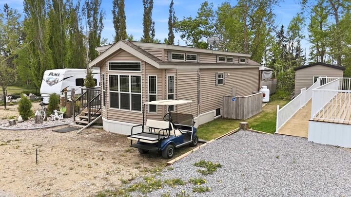 Property Photo: 41310 Range Road 282 70 AB T4L 2N3