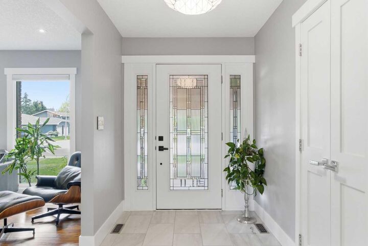 Property Photo: 423 Lake Simcoe Crescent SE AB T2J 5L3