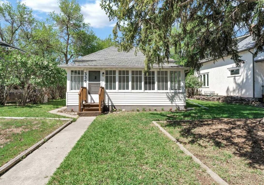 Property Photo:  336 7 Street SE  AB T1A 1J7 