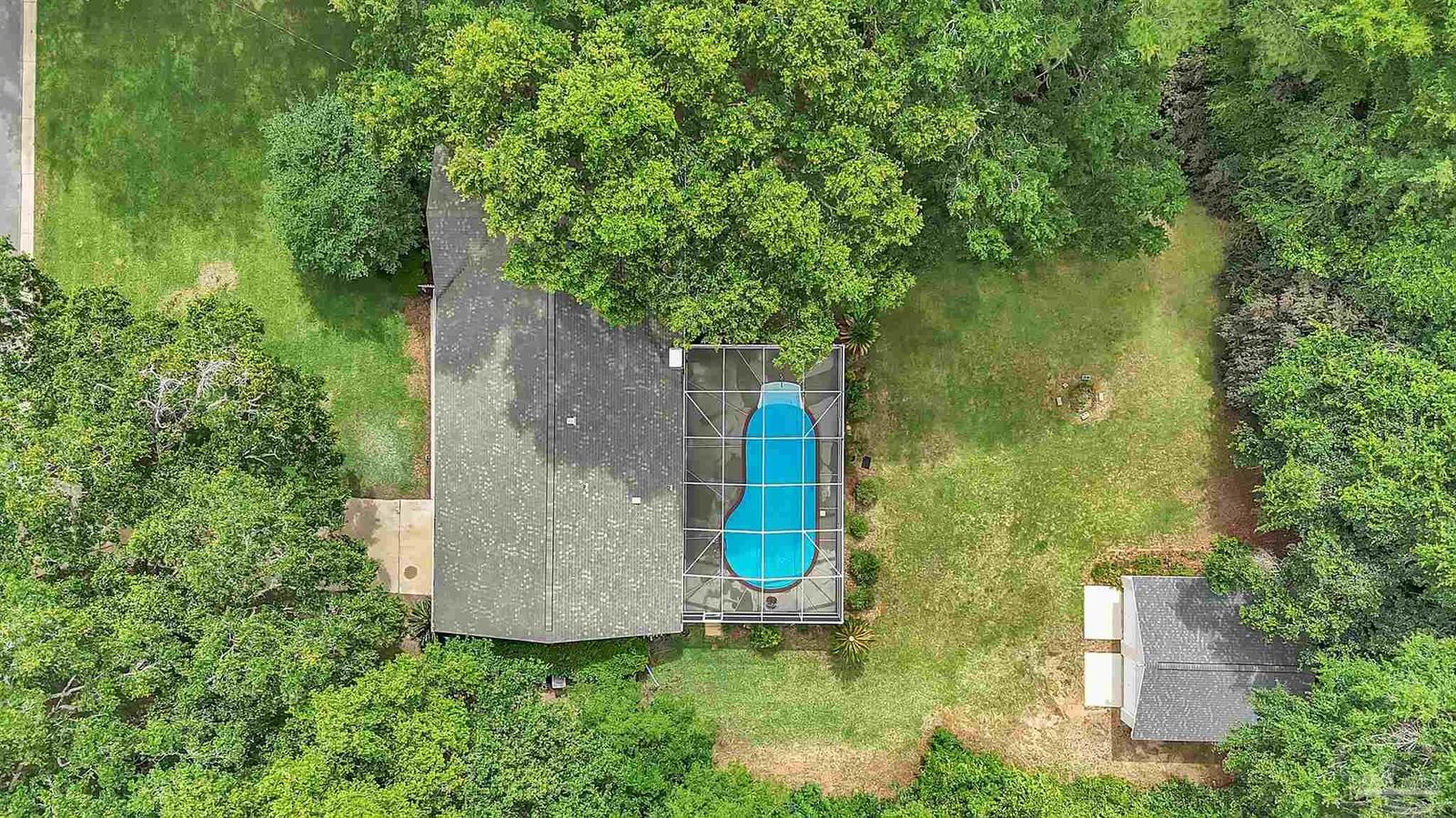 Property Photo:  449 Man O War Cir  FL 32533 