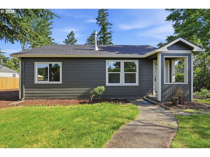 Property Photo:  11641 NE Siskiyou St  OR 97220 