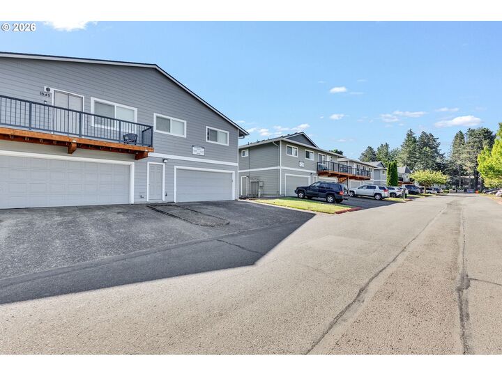 Property Photo:  1537 NE Kane Dr  OR 97030 