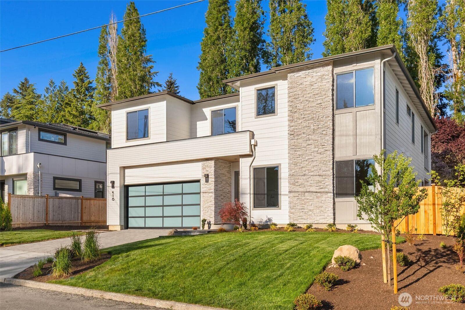 Property Photo:  416  155th Avenue SE  WA 98007 