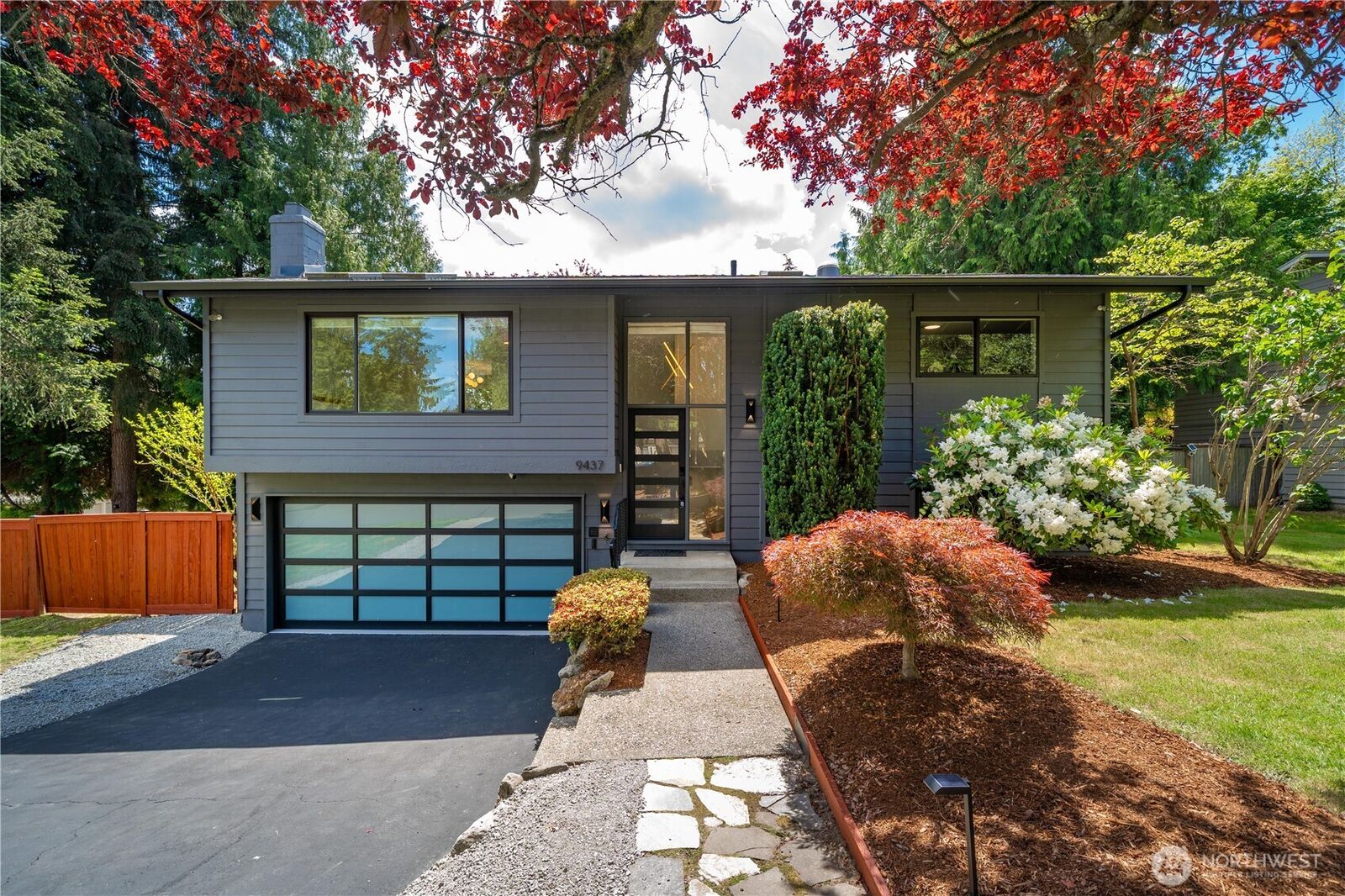Property Photo:  9437 NE 126th Place  WA 98034 