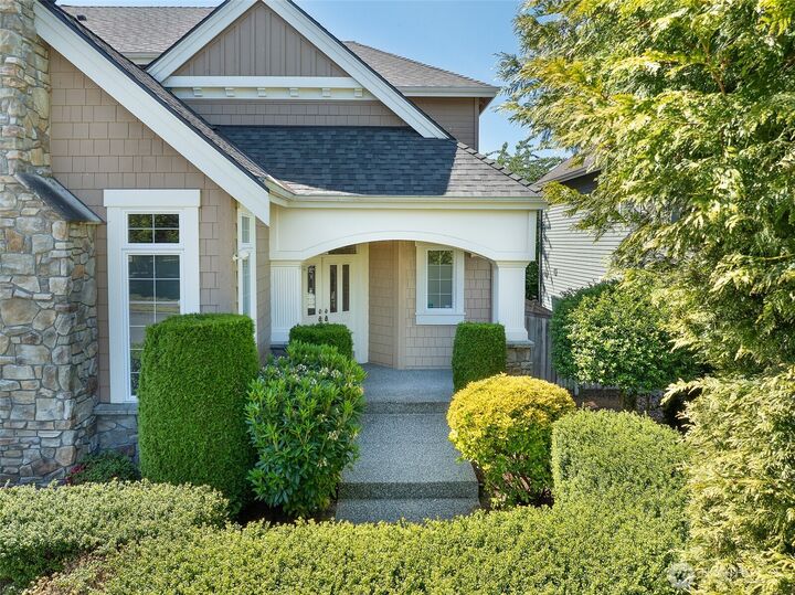 Property Photo:  3932  221st Place SE  WA 98021 