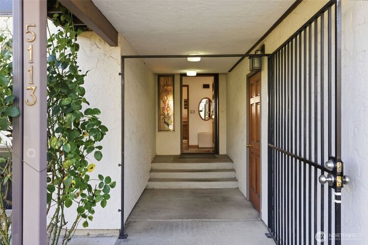 Property Photo: 5113 19th Avenue S WA 98108