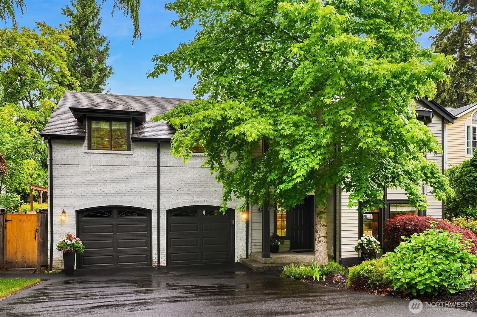 Property Photo:  524  7th Ave  WA 98033 