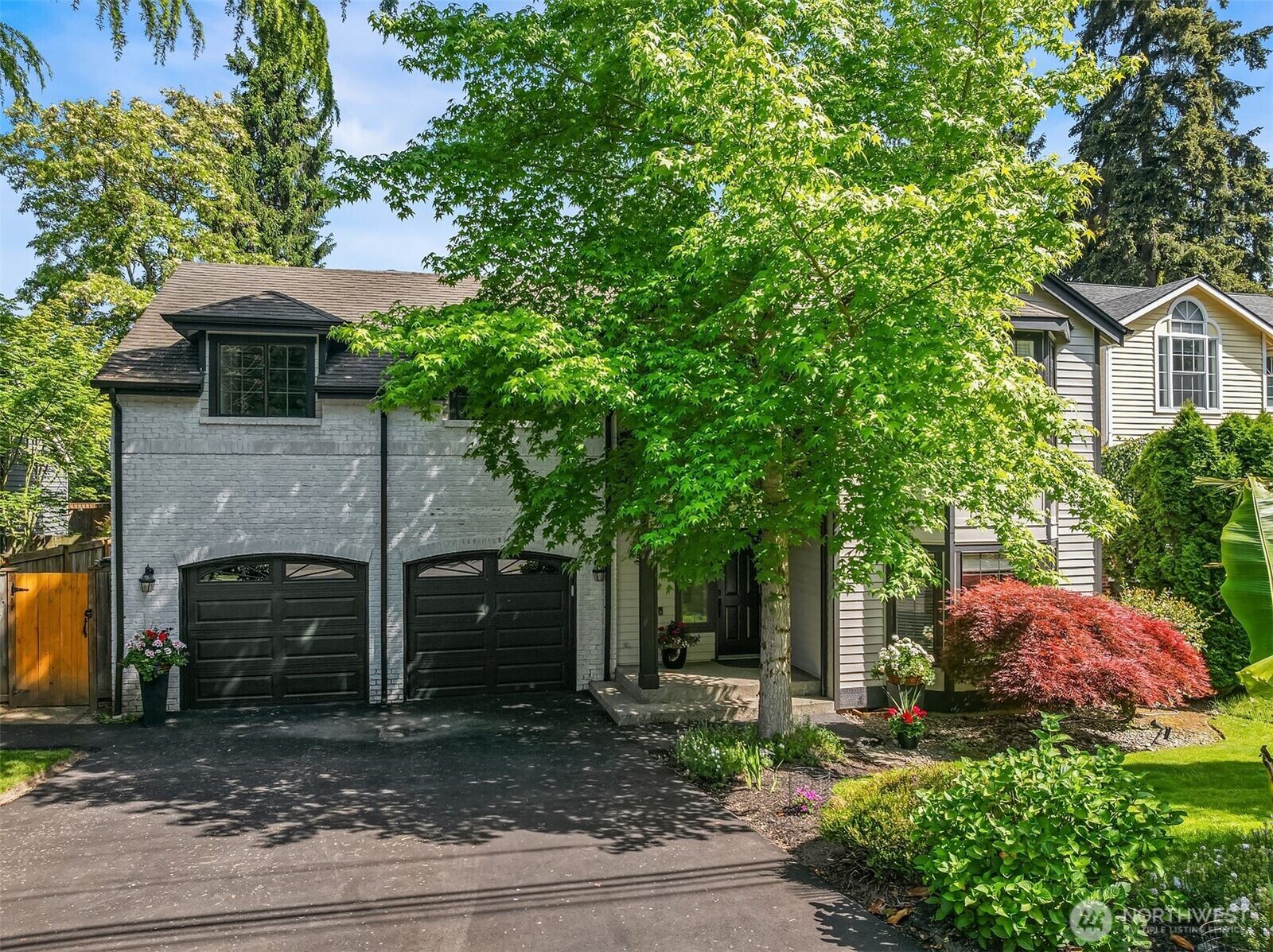 Property Photo:  524  7th Ave  WA 98033 