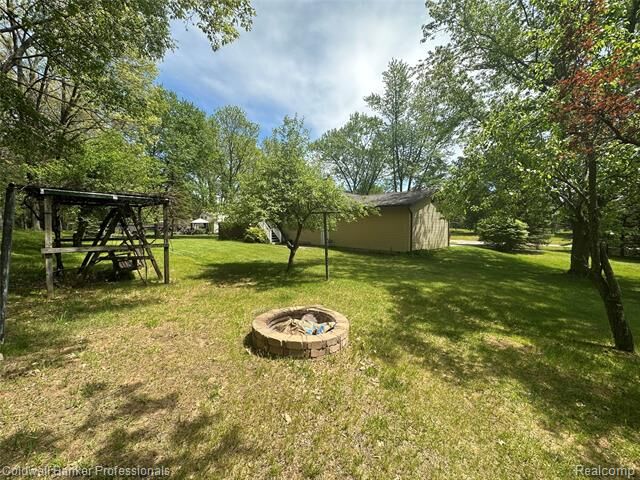 Property Photo:  5398 Linger Lane  MI 48446 