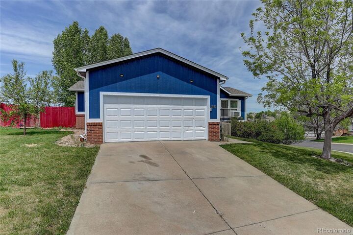 Property Photo:  5853 S Quemoy  CO 80015 