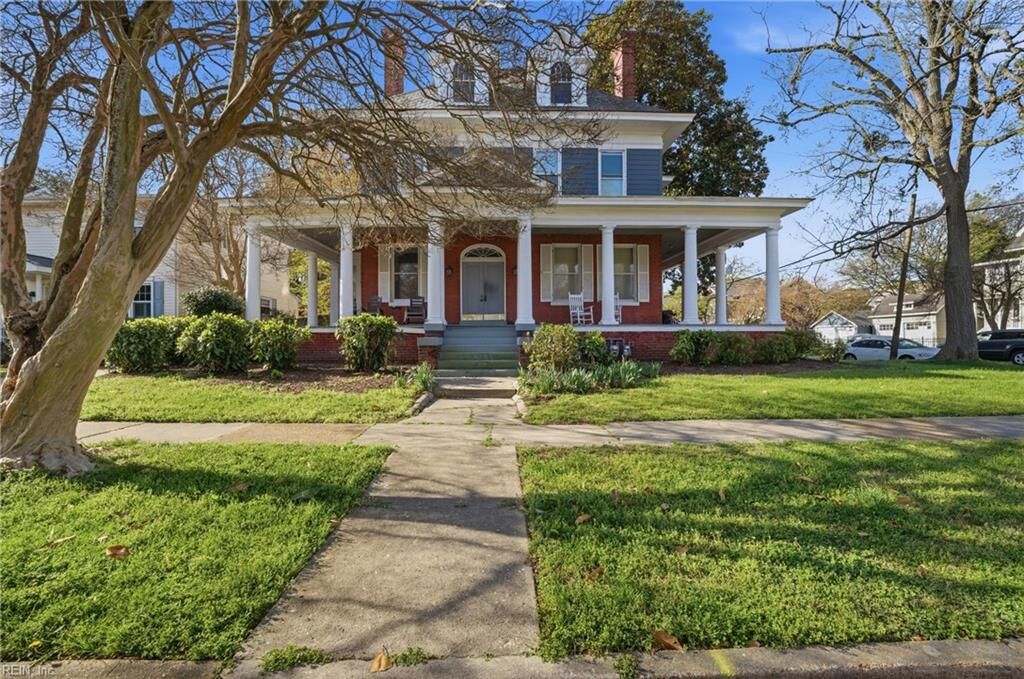 Property Photo: 1055 Cambridge Cres 4 VA 23508