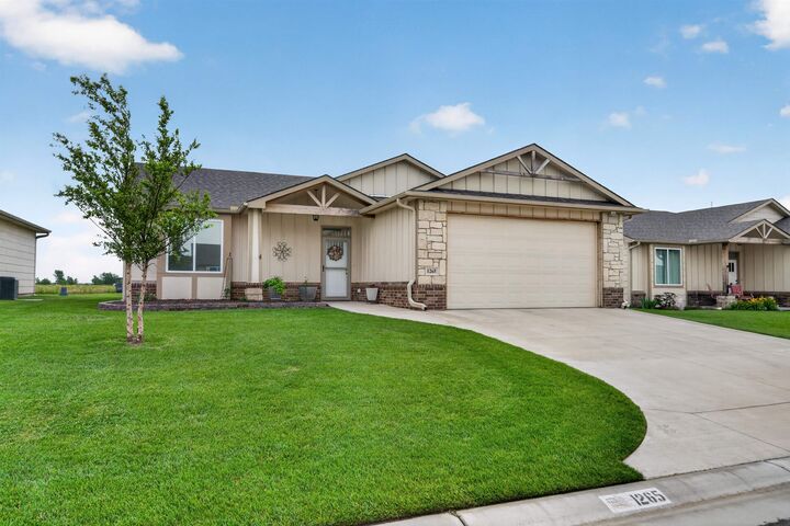 Property Photo:  1265 E Park Glen  KS 67026 