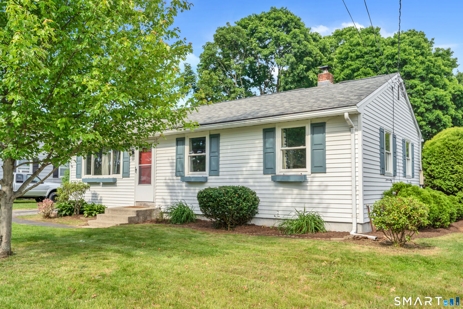 Property Photo: 86 Mansfield City Road CT 06250