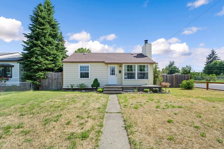 Property Photo:  804 E Joseph Ave  WA 99208 
