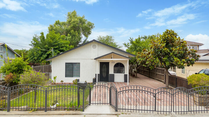 Property Photo: 233 W River Avenue CA 93257