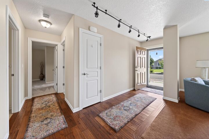 Property Photo: 3702 W 22nd Ave WA 99338